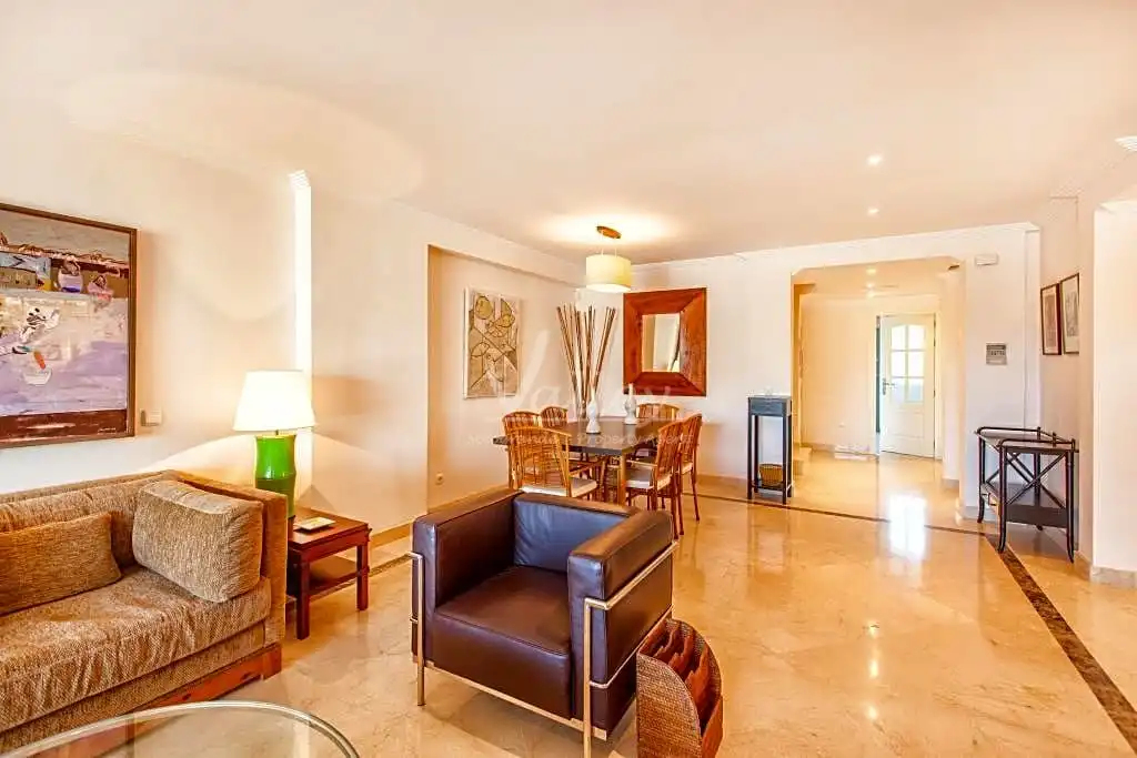 Sala de estar de Ático de alquiler en Sotogrande con Aire acondicionado, Calefacción y Terraza
