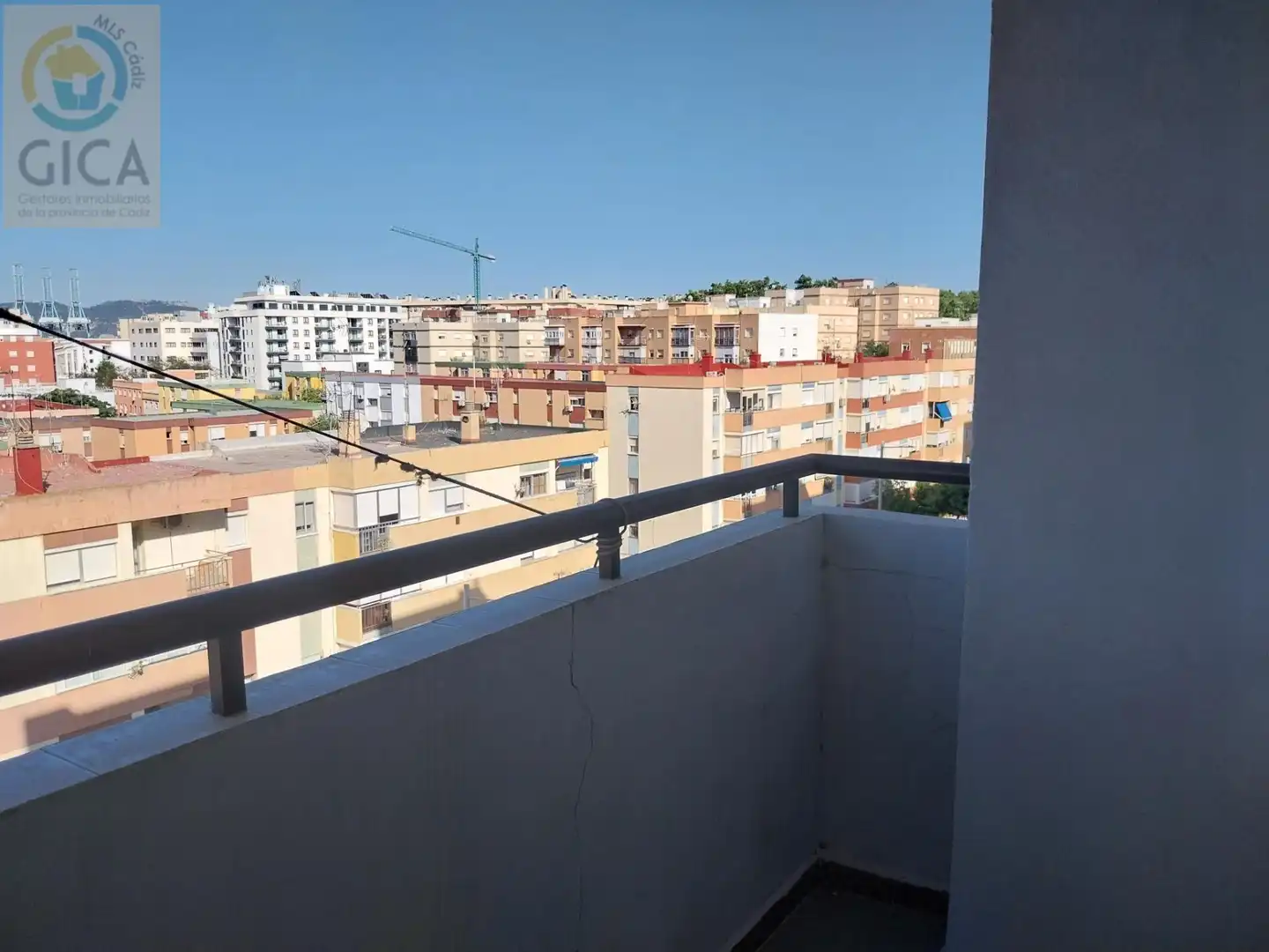 Terrassa de Pis en venda en Algeciras amb Jardí privat