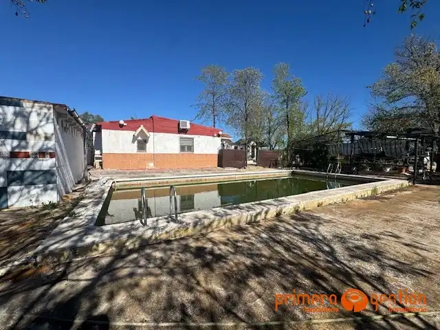 Piscina de Casa o xalet en venda en Carmona amb Aire condicionat, Calefacció i Piscina