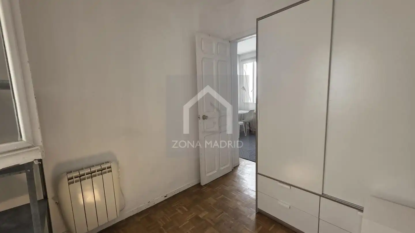 Habitación de Piso en venta en Madrid con Aire acondicionado