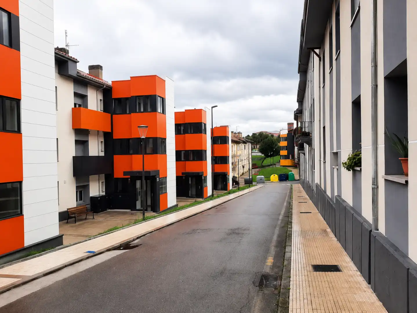 Vista exterior de Pis en venda en Gijón  amb Calefacció i Jardí privat