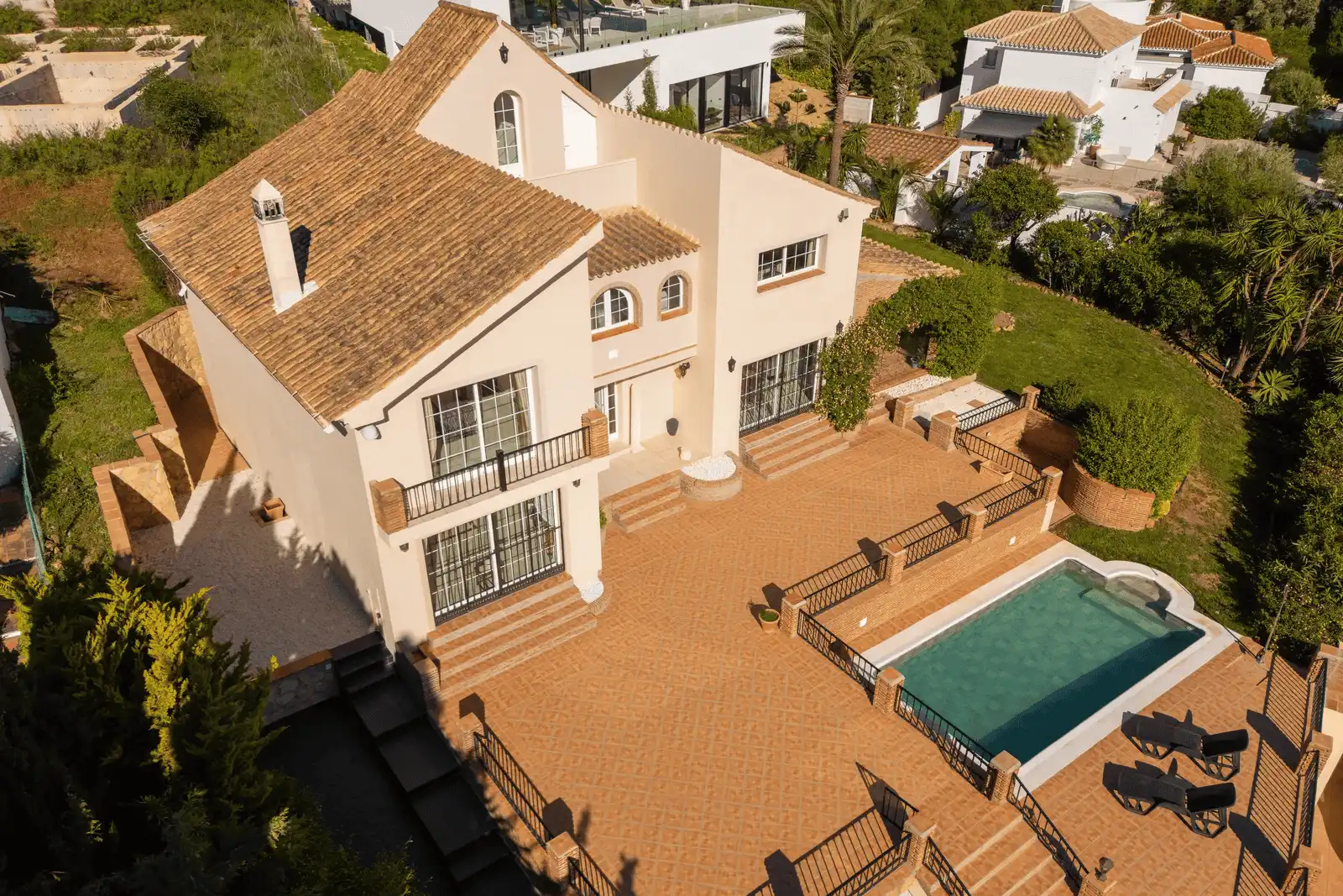 House with pool for sale in Costa Natura