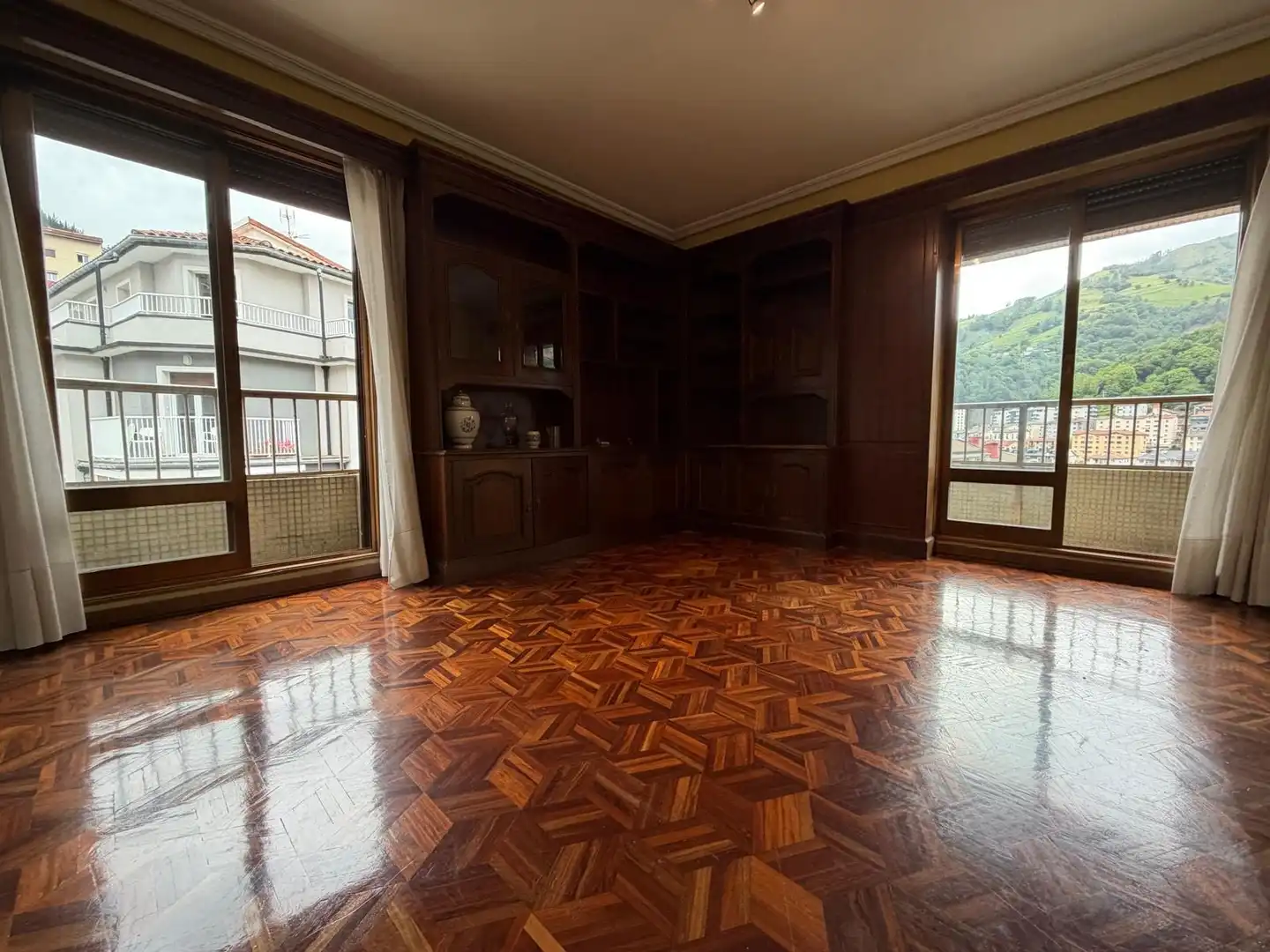 Sala de estar de Piso en venta en Eibar con Calefacción, Amueblado y Alarma