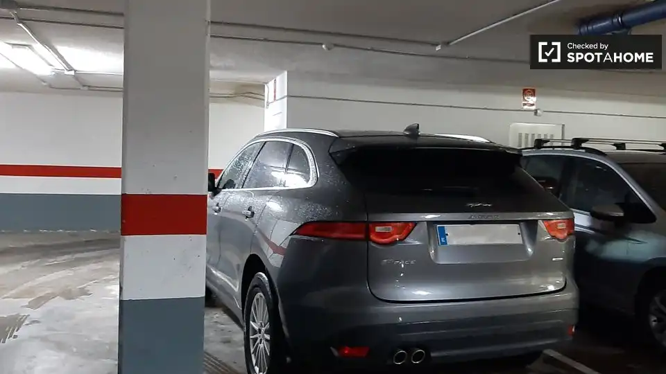 Parking de Piso de alquiler en Valencia con Aire acondicionado, Calefacción y Amueblado