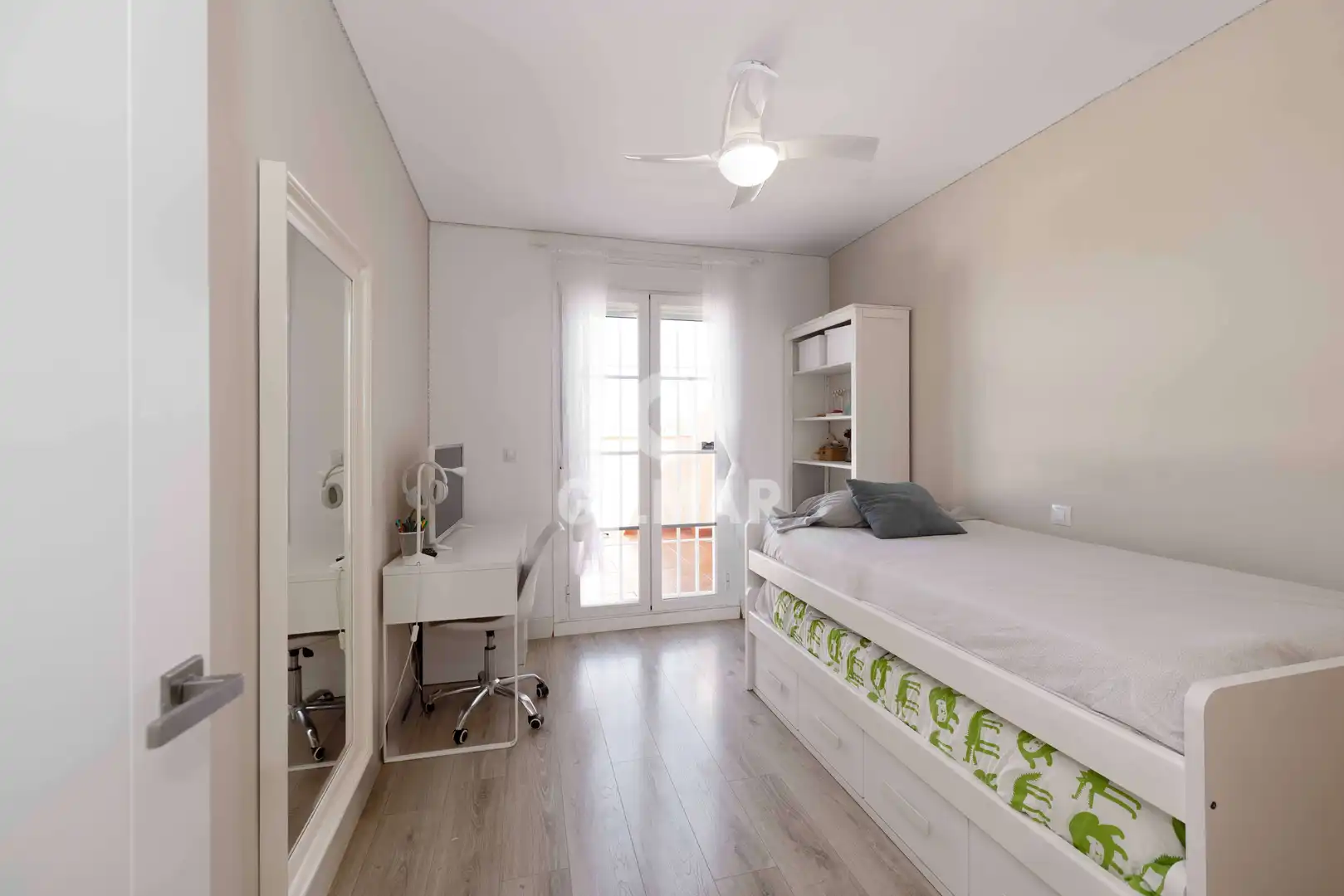 Habitación de Casa adosada en venta en Torremolinos con Calefacción, Jardín privado y Piscina