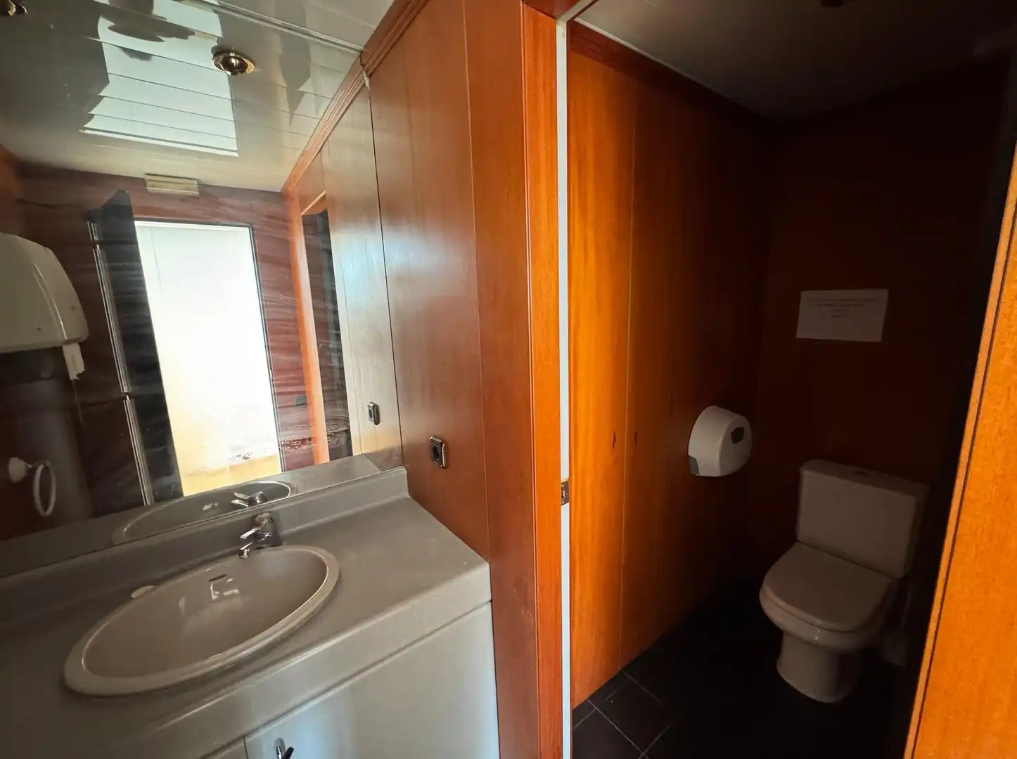 Baño de Oficina de alquiler en Les Corts