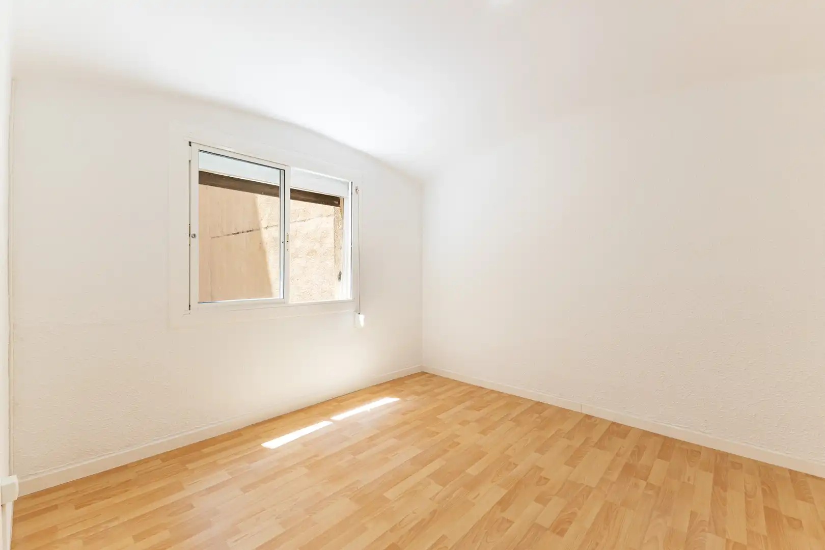 Habitación de Piso en venta en L'Hospitalet de Llobregat con Parquet, Horno y Balcón