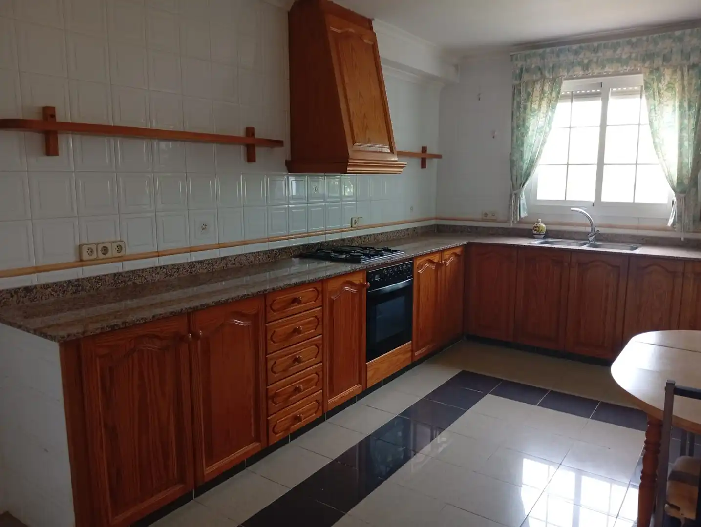 Cuina de Casa o xalet en venda en Oropesa del Mar / Orpesa amb Jardí privat, Terrassa i Traster