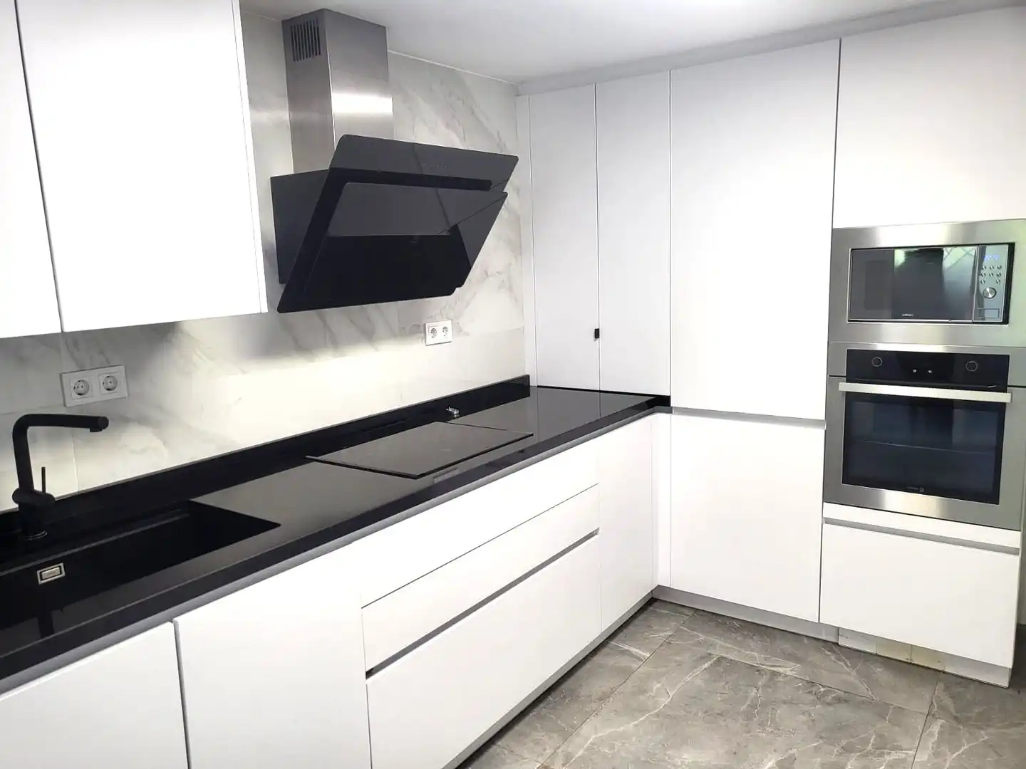 Cocina de Dúplex en venta en Rincón de la Victoria con Aire acondicionado, Terraza y Trastero