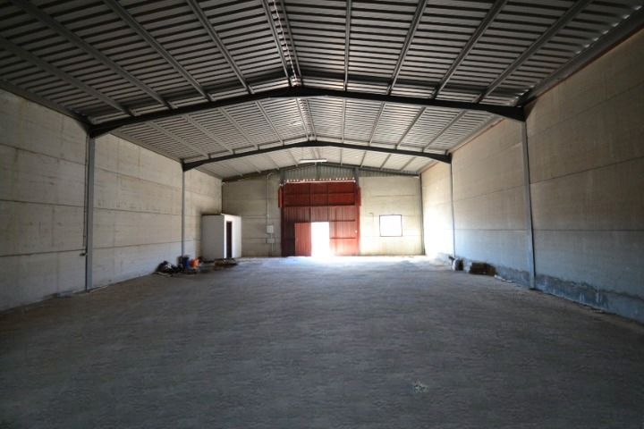 Industrial buildings to rent in Calle las Jaras, Malpartida de Plasencia