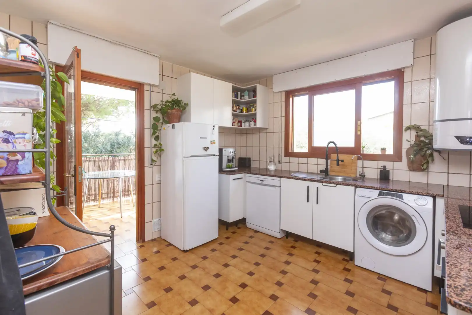 Küche von Haus oder Chalet zum Verkauf in Benicasim / Benicàssim mit Klimaanlage, Privatgarten und Terrasse