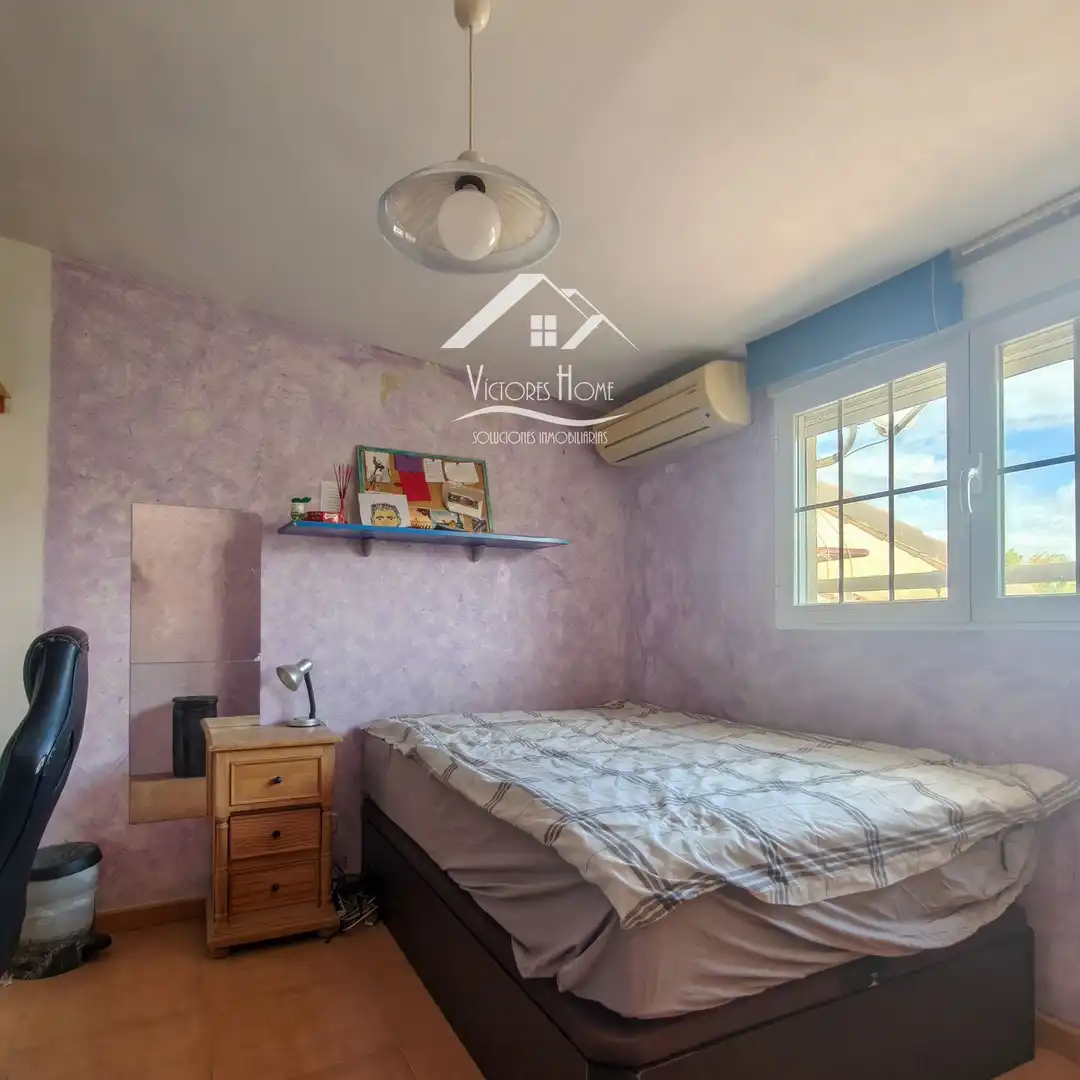 Habitación de Casa adosada en venta en Rivas-Vaciamadrid con Aire acondicionado, Calefacción y Jardín privado