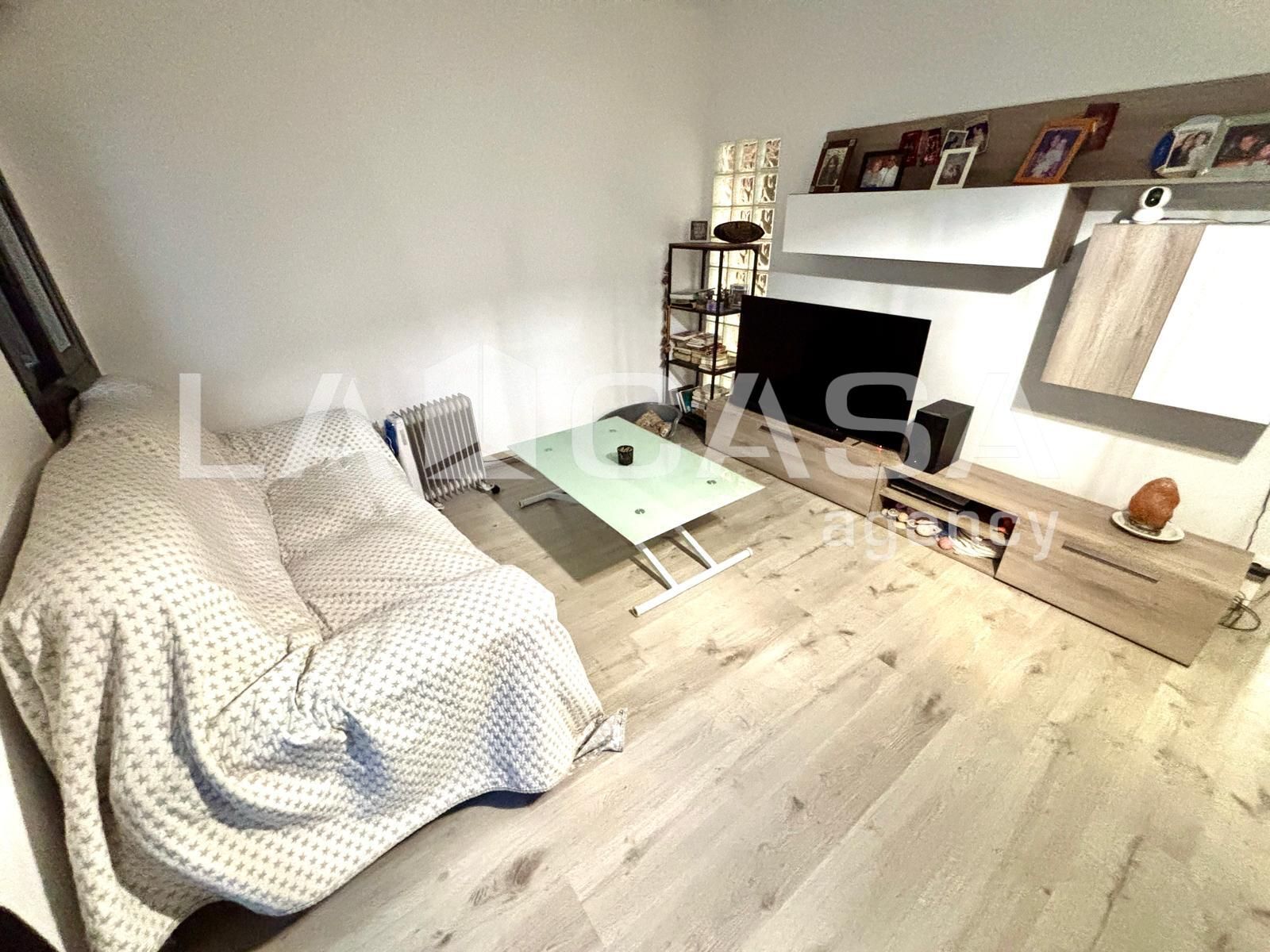 Living room of Flat for sale in  Barcelona Capital  with Terrace and Storage room