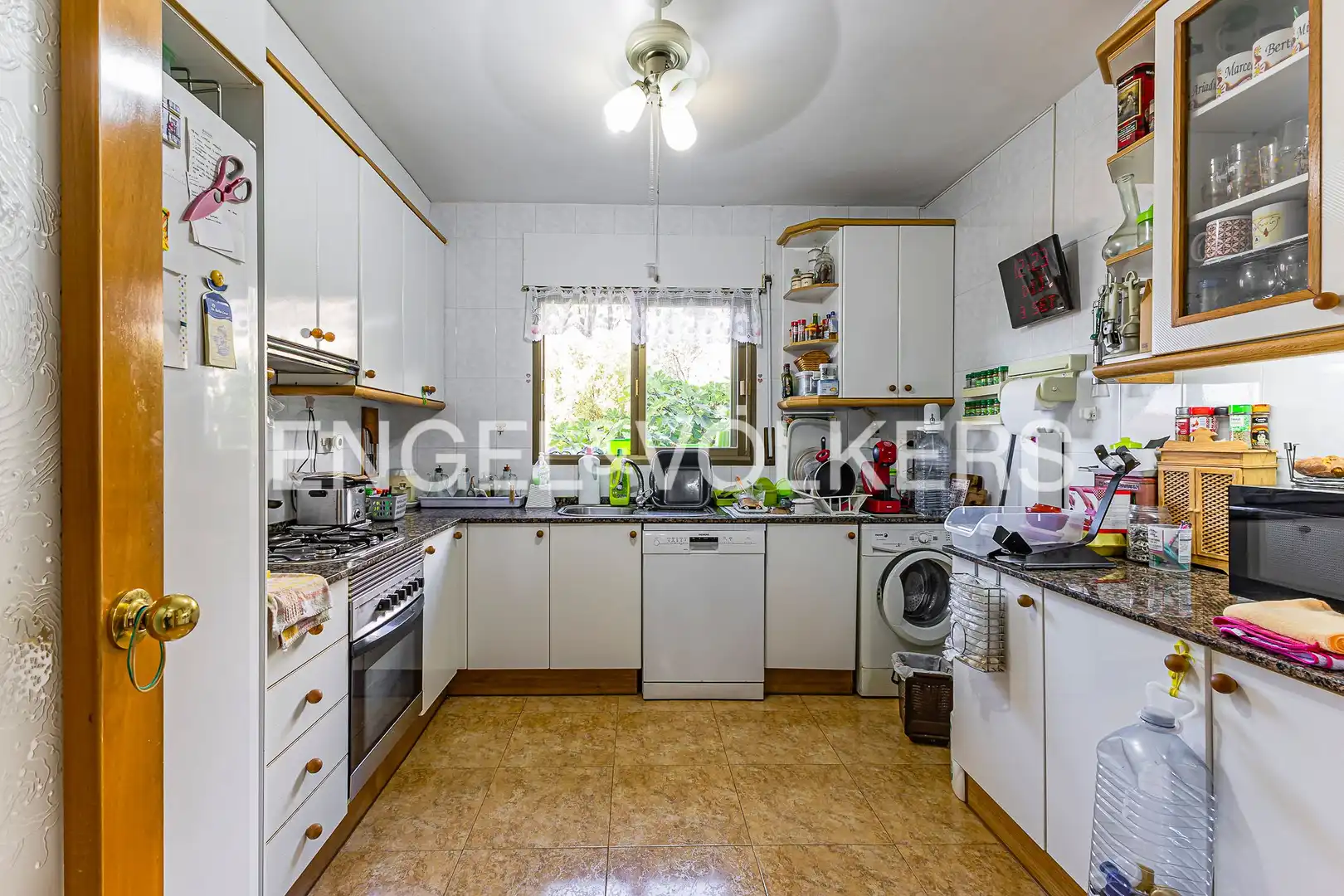 Cocina de Casa adosada en venta en Tarragona con Calefacción, Jardín privado y Terraza