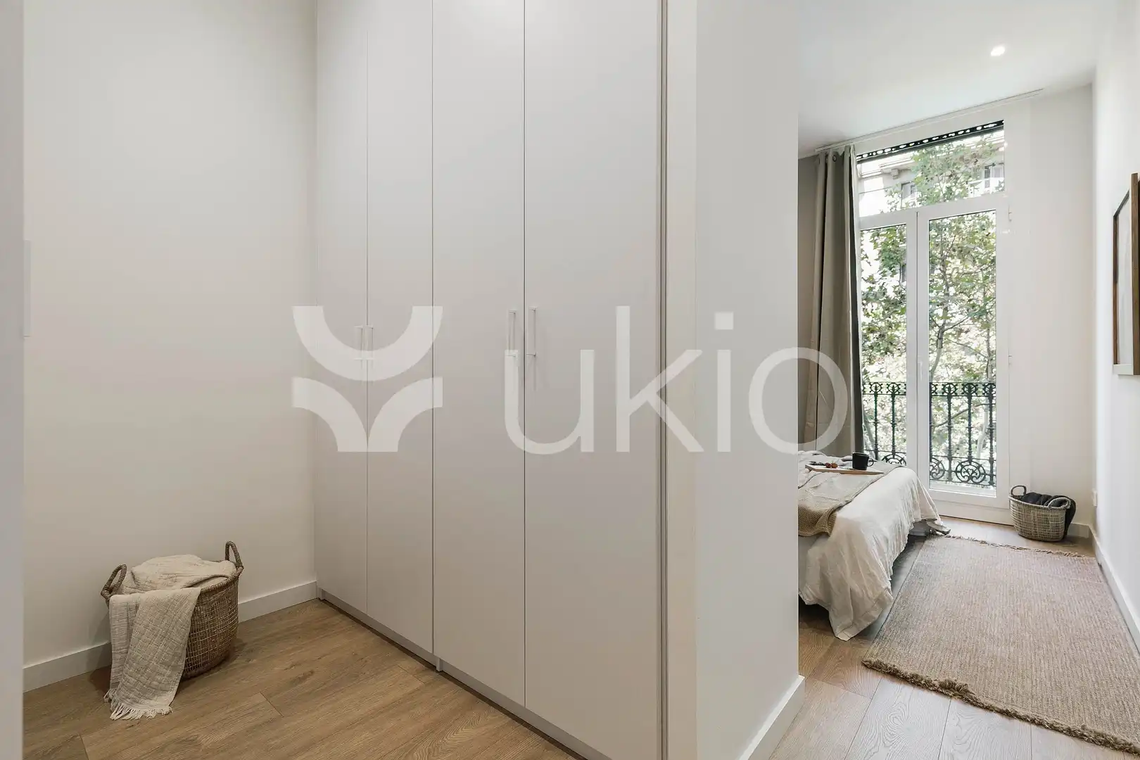 Apartamento con terraza en alquiler en Carrer de Mallorca, imagen 4