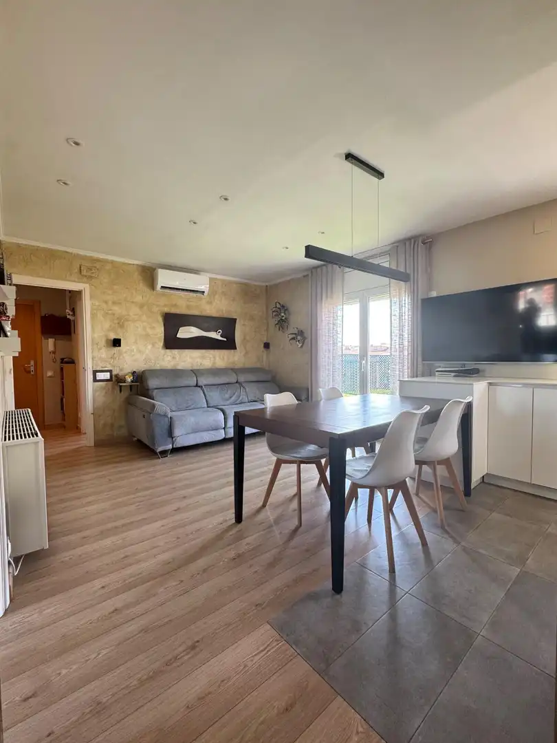 Sala de estar de Ático en venta en Igualada con Calefacción, Parquet y Terraza