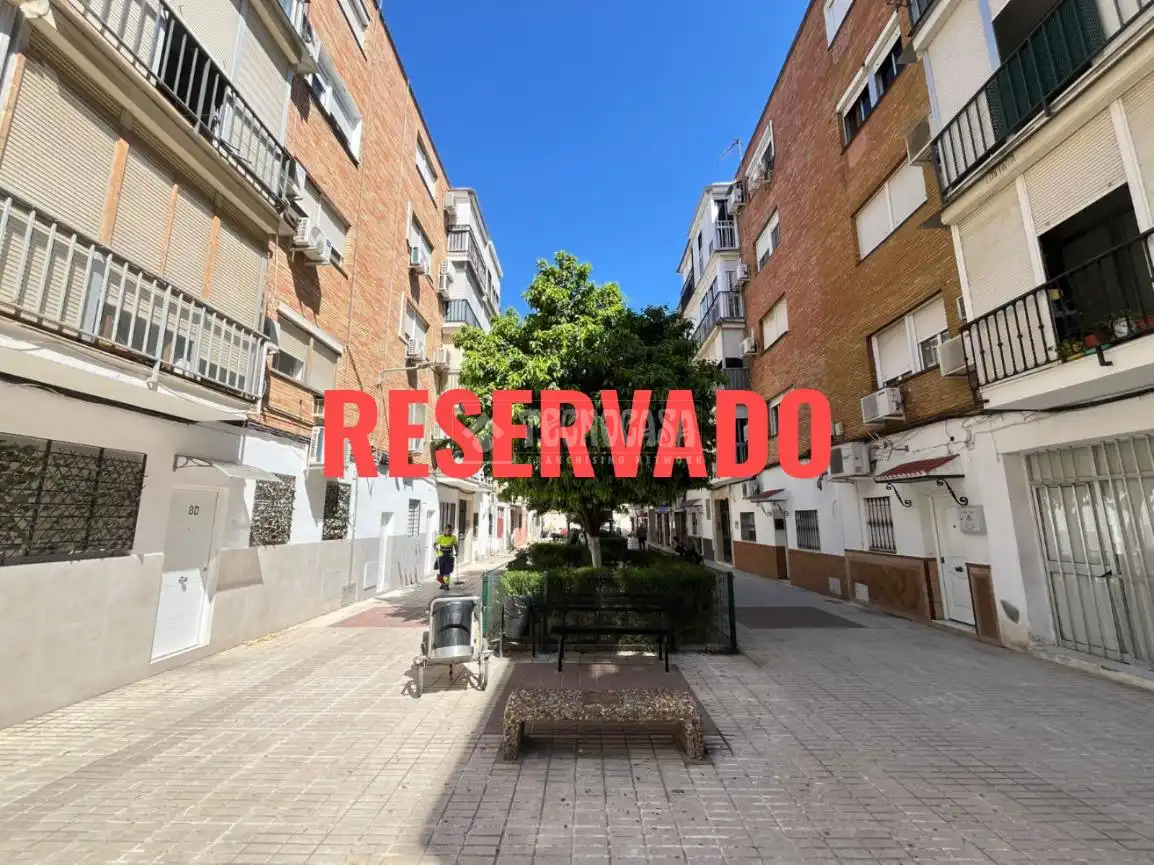 Vista exterior de Piso en venta en San Juan de Aznalfarache