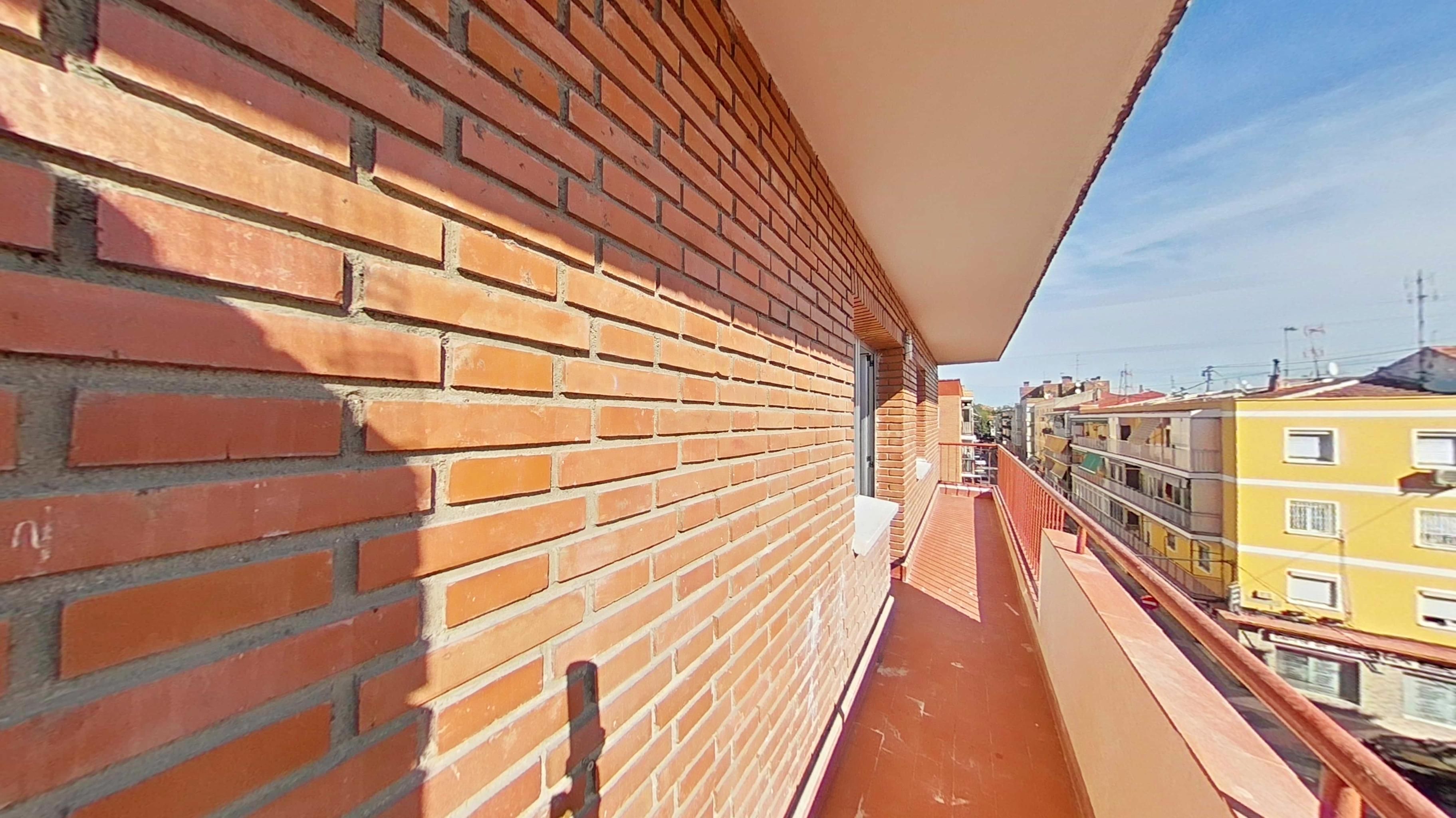 Terrasse von Wohnung miete in  Madrid Capital mit Terrasse, Ofen und Balkon