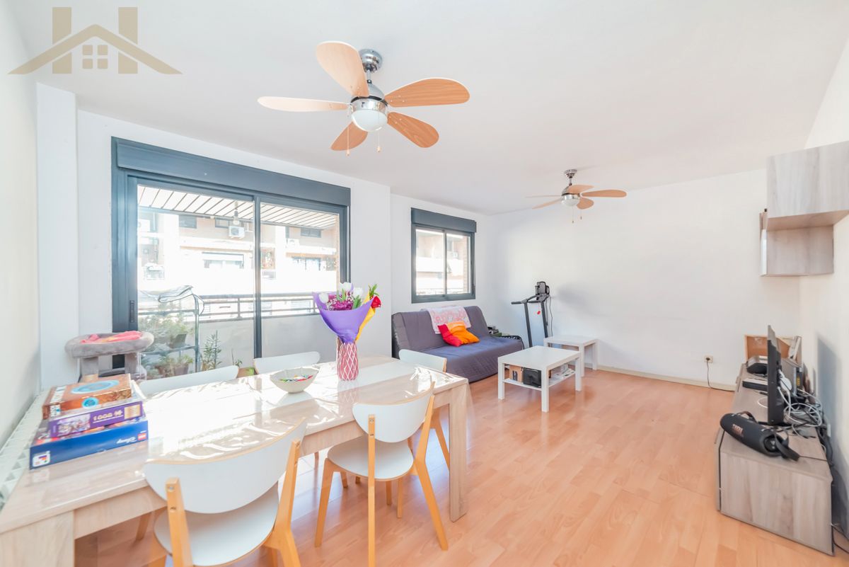 Exterior view of Flat for sale in Pinto  with Parquet flooring, Terrace and Oven