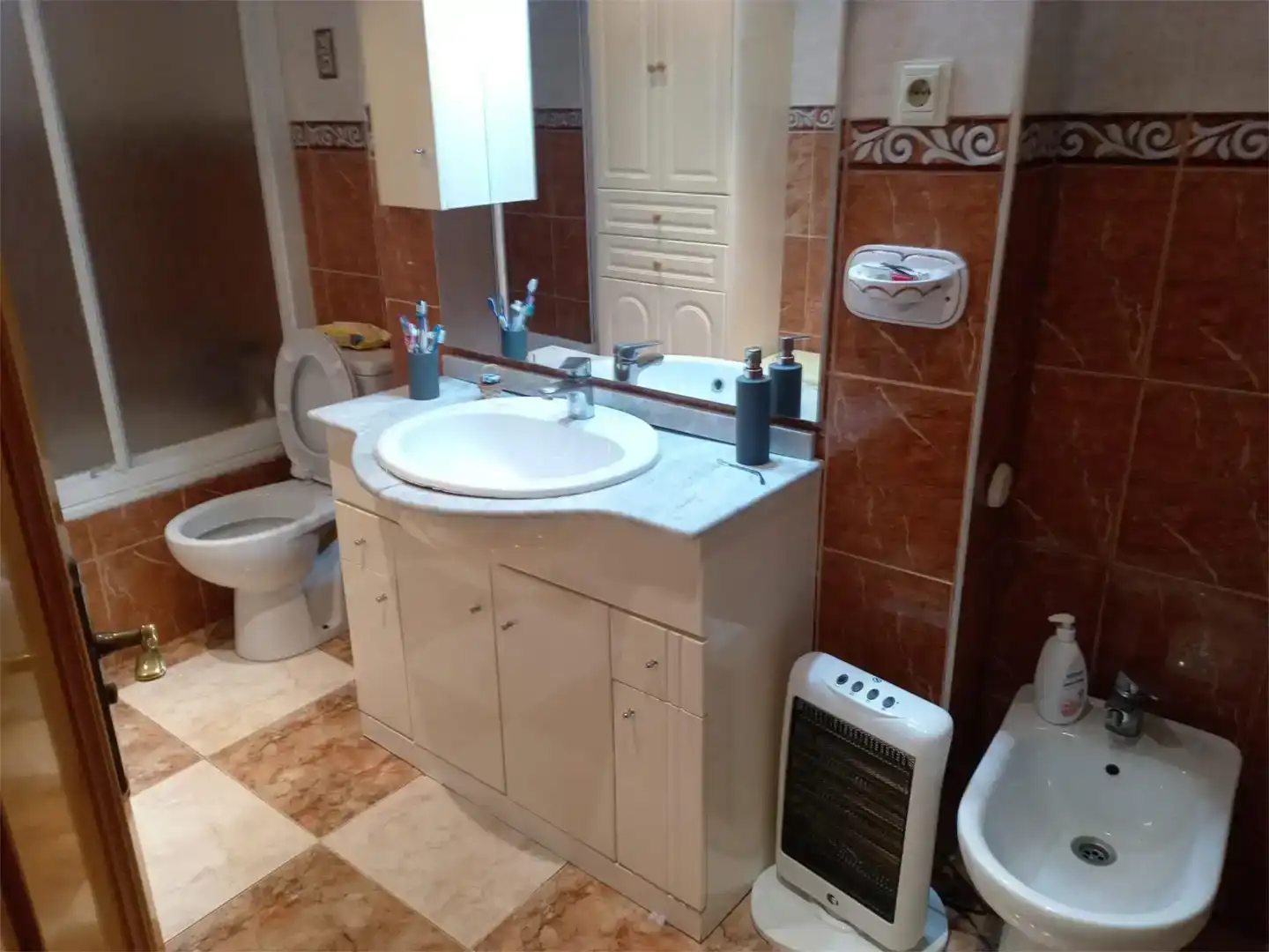 Badezimmer von Erdgeschoss zum Verkauf in Torremolinos mit Klimaanlage