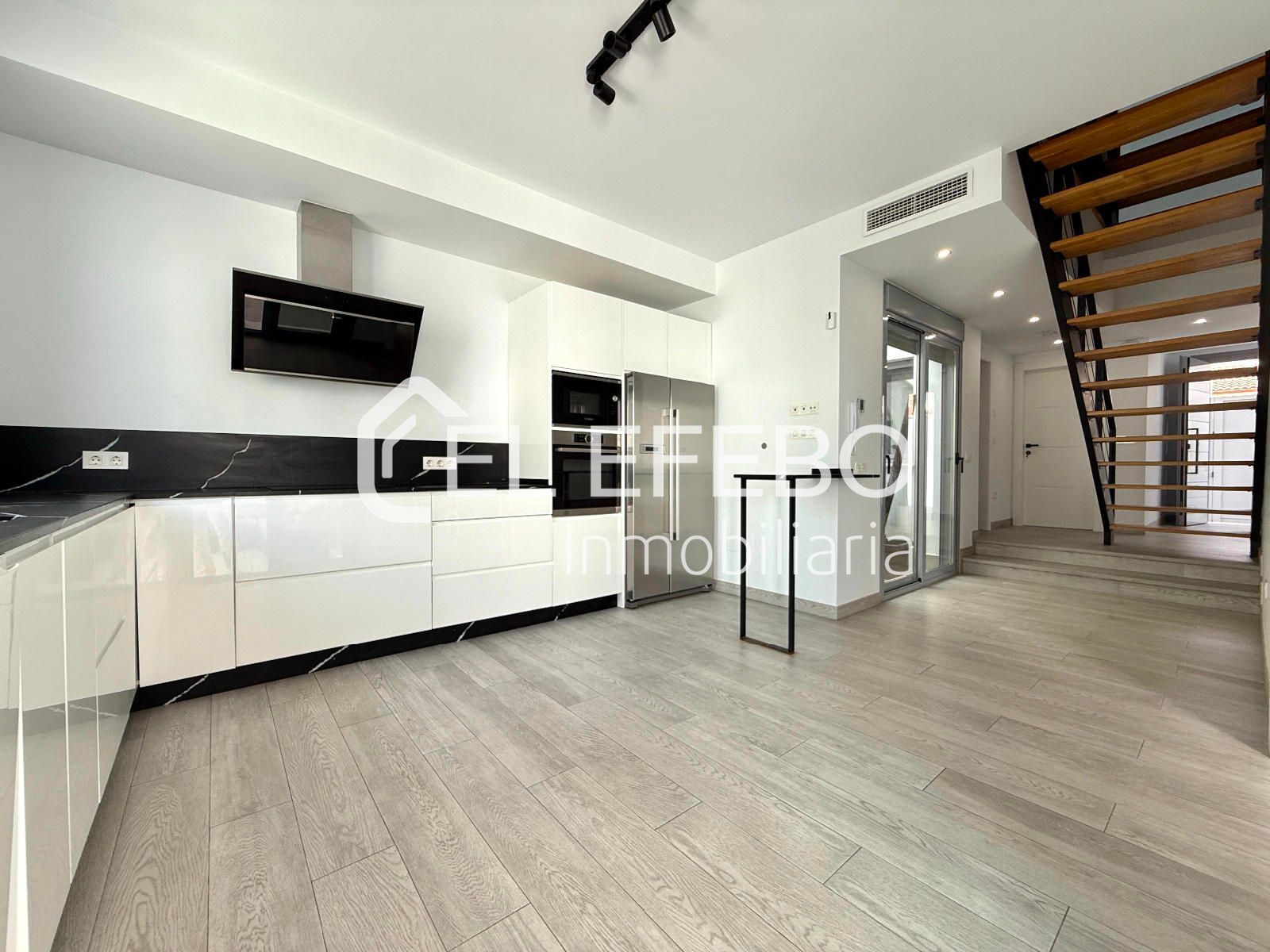 Vista exterior de Casa o xalet en venda en Campillos amb Aire condicionat, Calefacció i Terrassa