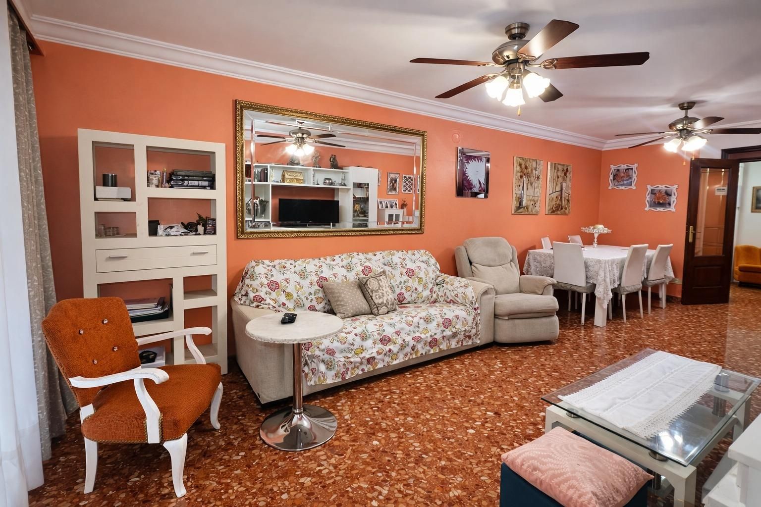 Sala d'estar de Pis en venda en Castellón de la Plana / Castelló de la Plana amb Aire condicionat, Traster i Balcó