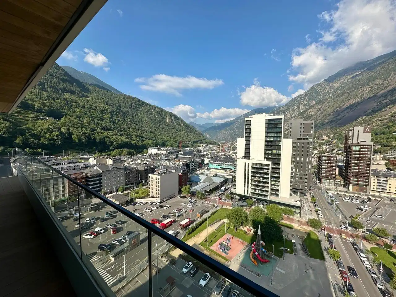 Vista exterior de Piso de alquiler en Escaldes – Engordany con Calefacción, Parquet y Terraza