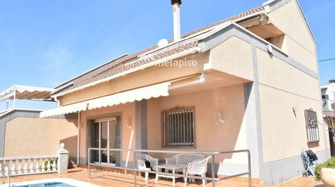 CASA CON PISCINA CINCO HABITACIONES EN BELLAMAR CALAFELL