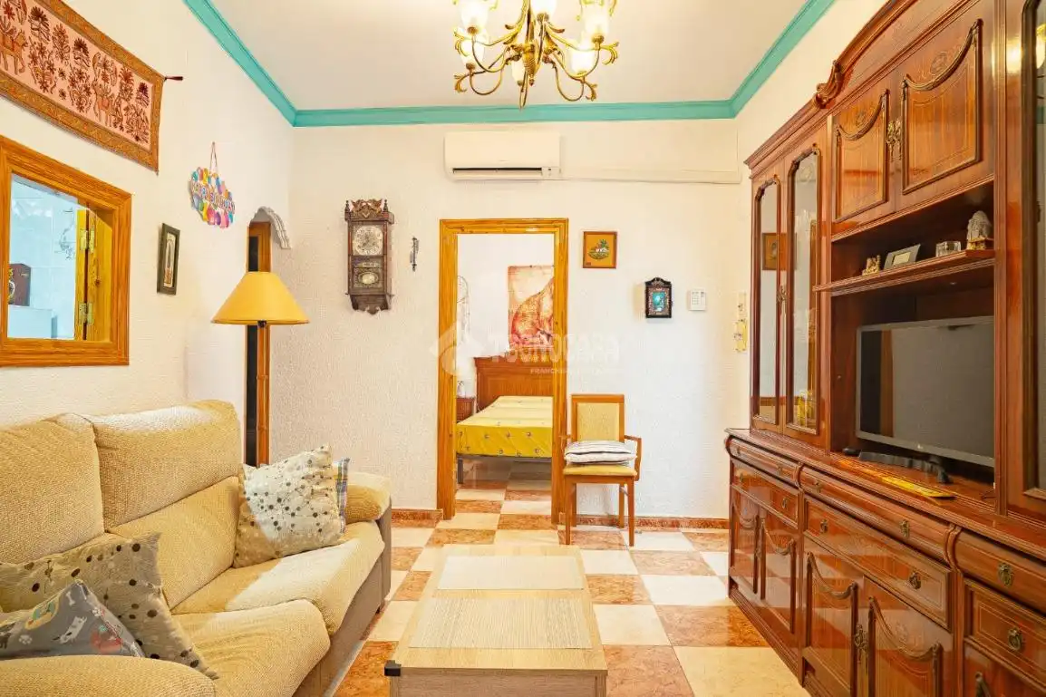 Sala de estar de Casa adosada en venta en Motril con Terraza