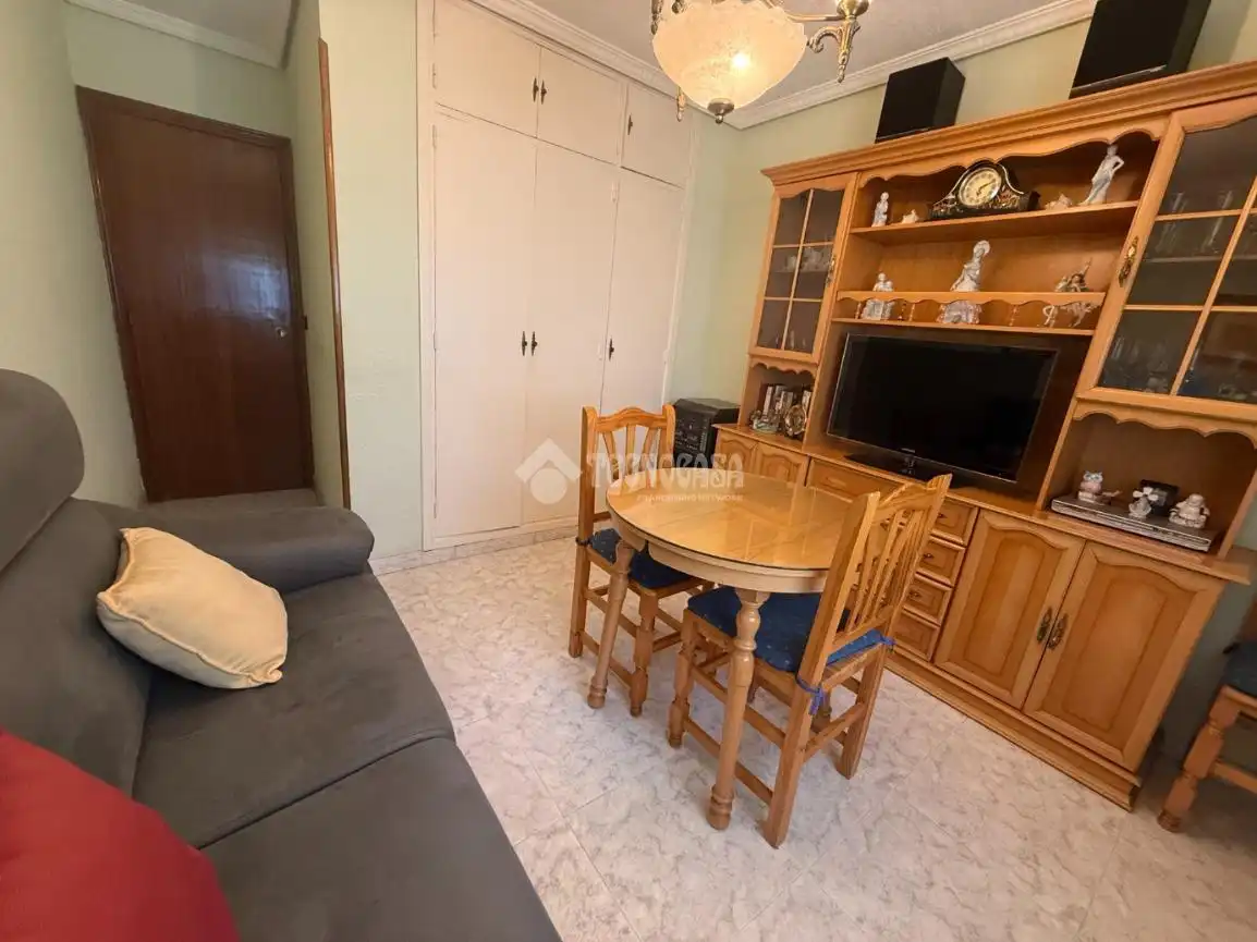 Sala d'estar de Pis en venda en Madrid amb Calefacció i Terrassa