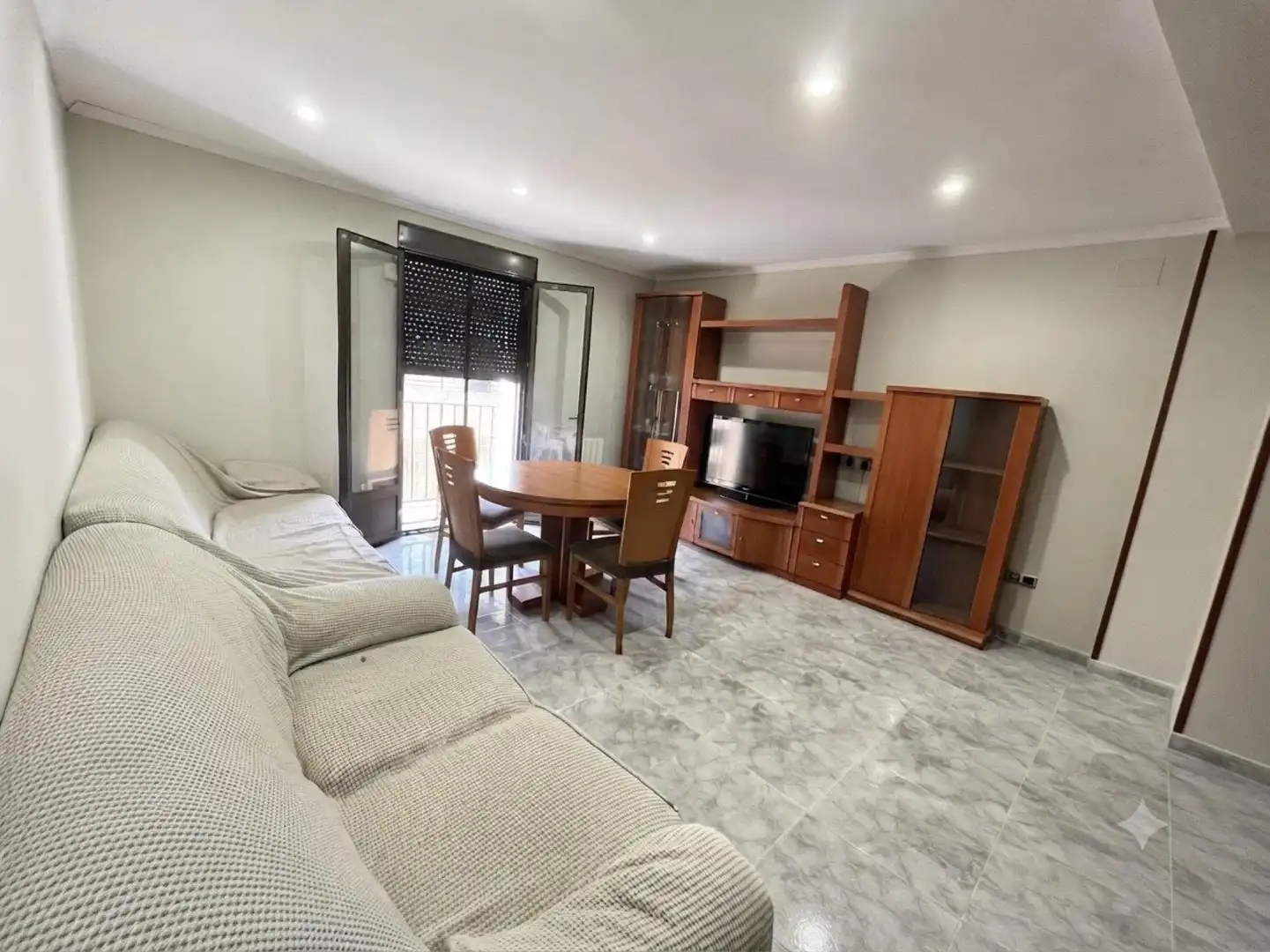 Sala d'estar de Casa adosada en venda en Andorra (Teruel) amb Aire condicionat, Terrassa i Balcó