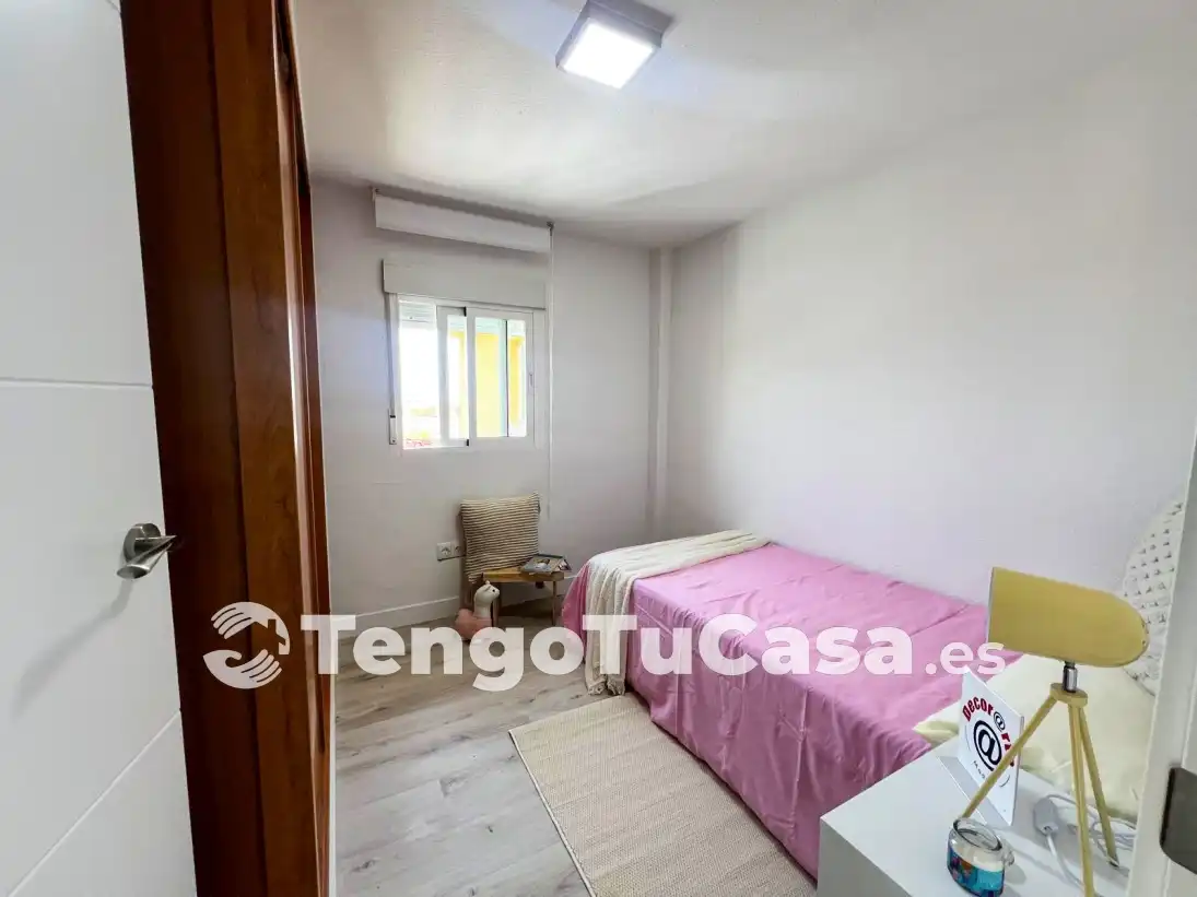 Bedroom of Flat for sale in Madrid  with Air Conditioner, Furnished and Oven