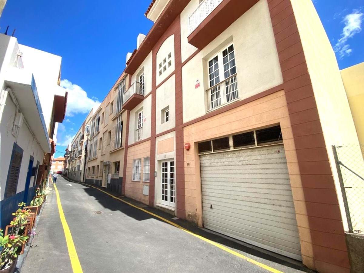 Vista exterior de Garatge en venda en Candelaria