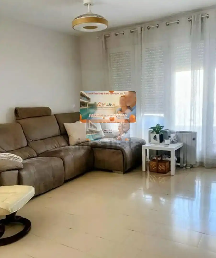 Sala d'estar de Pis en venda en Castellón de la Plana / Castelló de la Plana amb Terrassa, Forn i Balcó
