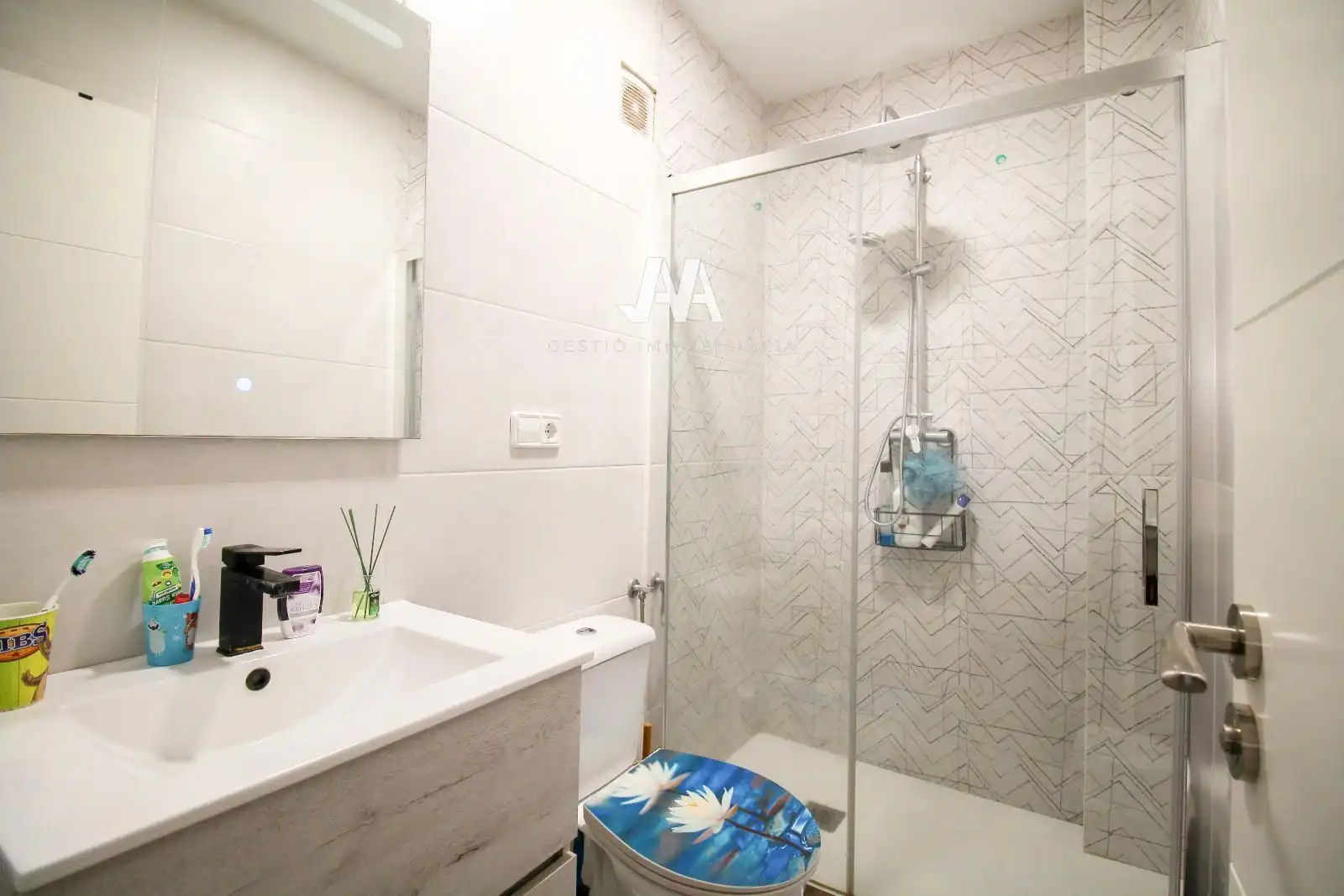 Piso con terraza en venta en El Poble Sec, imagen 17