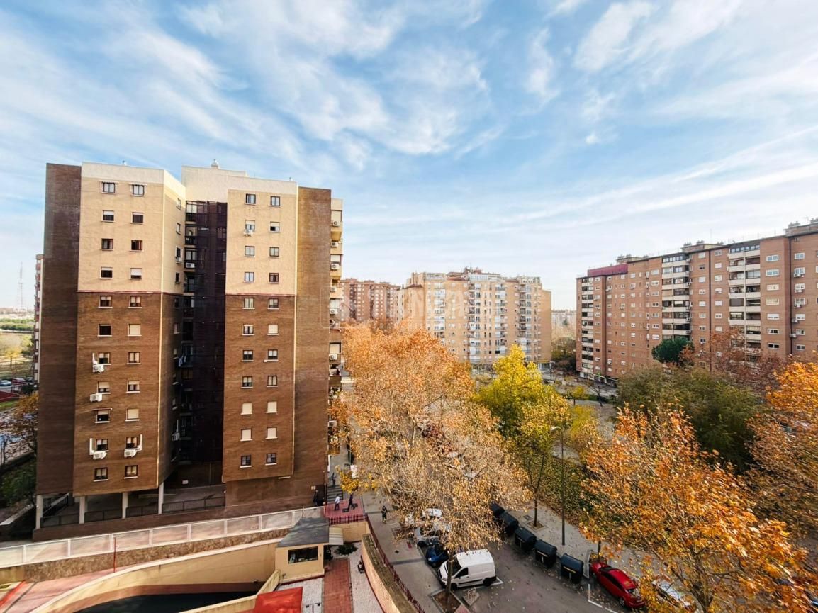 Vista exterior de Pis en venda en  Madrid Capital amb Aire condicionat, Calefacció i Terrassa
