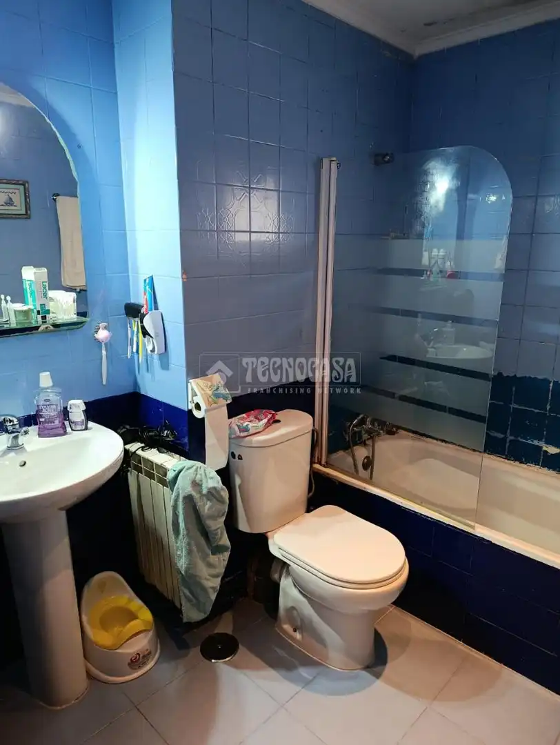 Badezimmer von Wohnung zum Verkauf in Fuenlabrada mit Heizung, Schwimmbad und Gemeinschaftspool