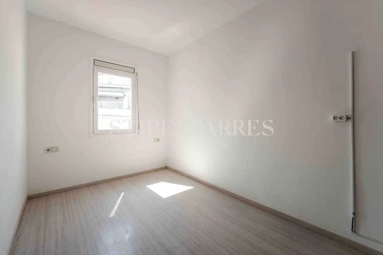 Habitación de Ático en venta en Barcelona con Aire acondicionado, Calefacción y Trastero