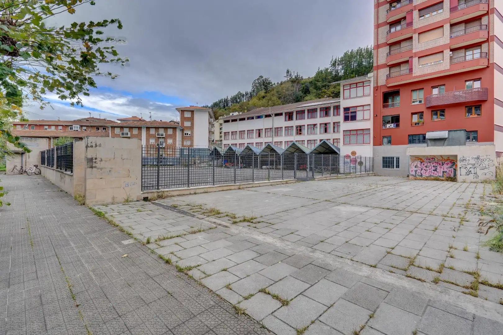 Aparcament de Local en venda en Ondarroa amb Moblat