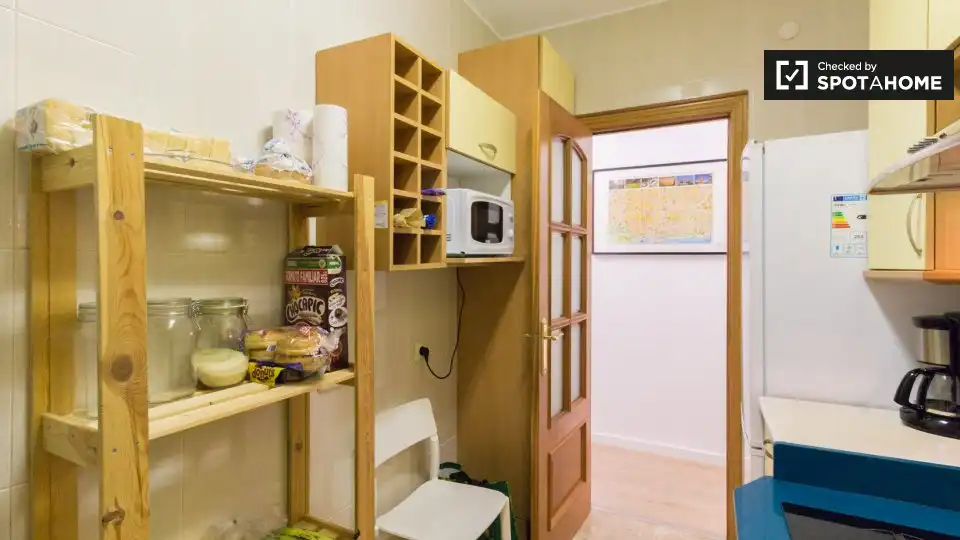 Cocina de Piso de alquiler en Barcelona con Aire acondicionado, Calefacción y Amueblado