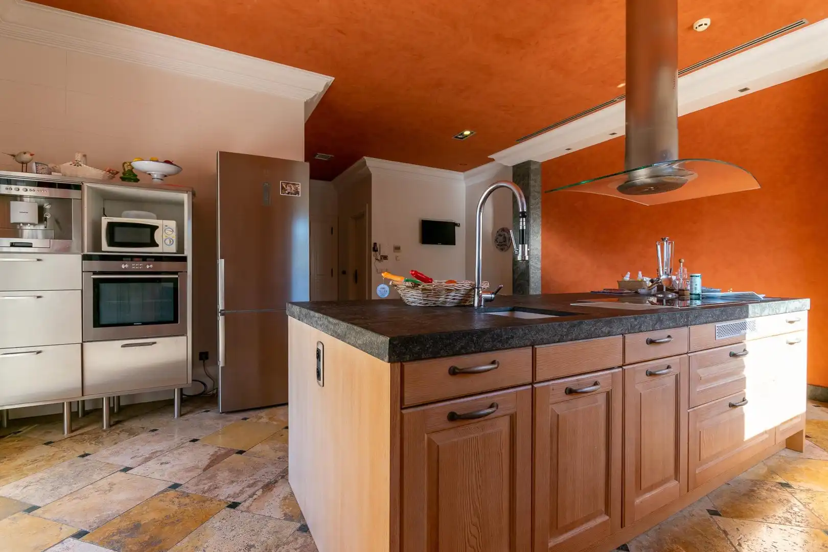 Cocina de Casa o chalet en venta en Alicante / Alacant con Aire acondicionado, Calefacción y Jardín privado