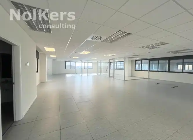 Office for rent in L'Hospitalet de Llobregat  with Air Conditioner and Heating