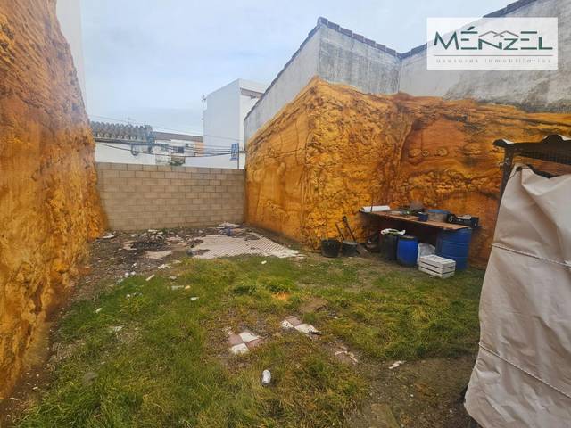 Terreno residencial en Venta en Calle Ruperto Escobar en Umbrete