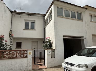 Adosado con jardín en venta en Josep Maria de Segarra