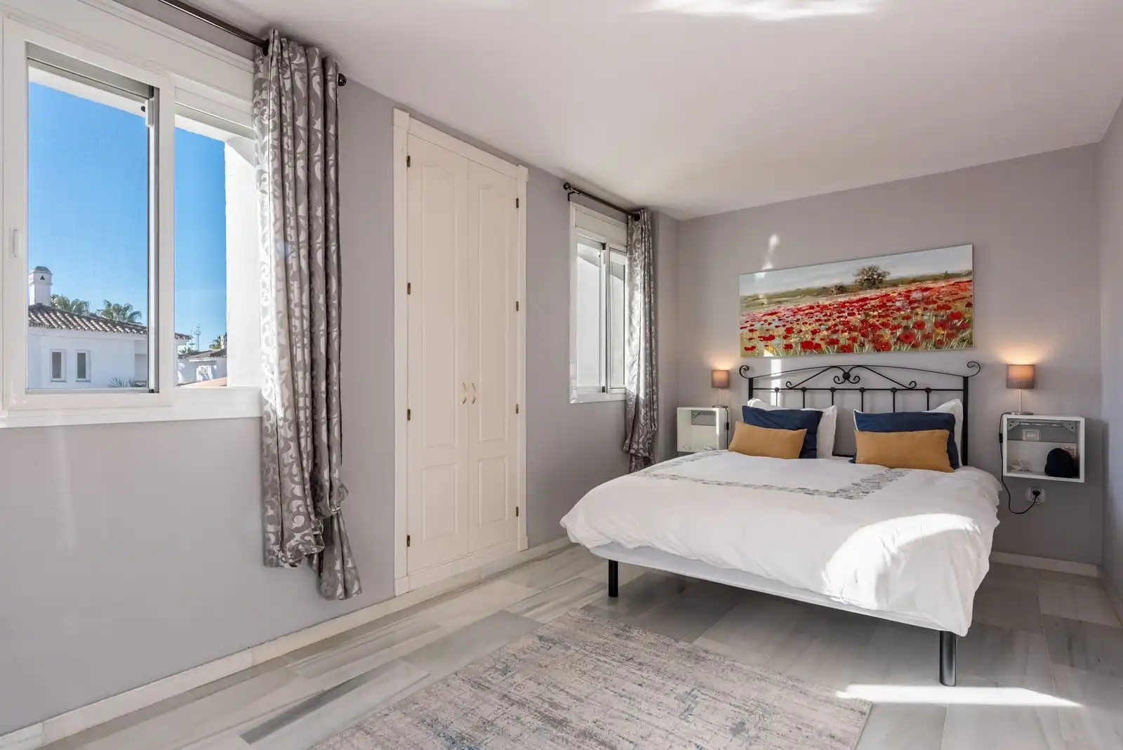 Habitación de Apartamento en venta en Marbella con Terraza, Amueblado y Piscina comunitaria