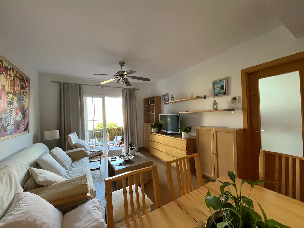 Sala de estar de Casa adosada en venta en Vélez-Málaga con Aire acondicionado, Calefacción y Jardín privado