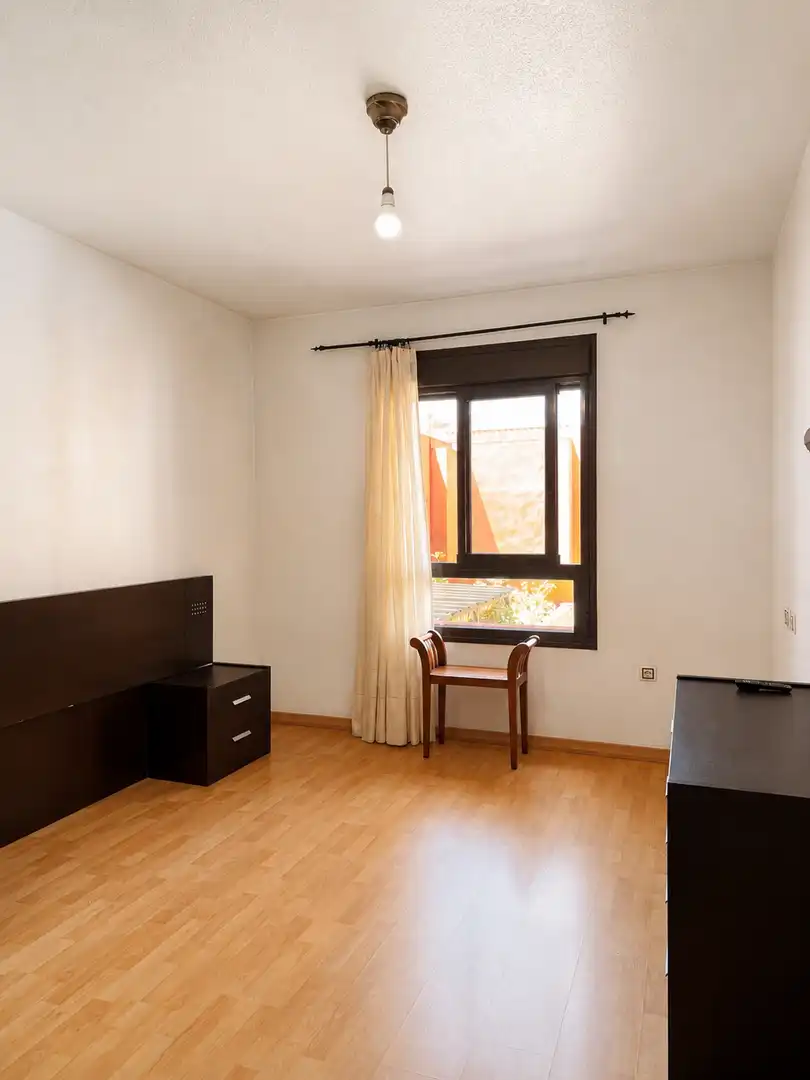 Dormitori de Apartament en venda en Roquetas de Mar amb Aire condicionat, Terrassa i Piscina comunitària