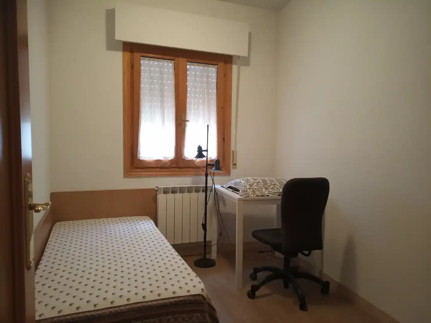 Bedroom of Duplexes for rent in Navaluenga  with Parquet flooring, Furnished and Oven