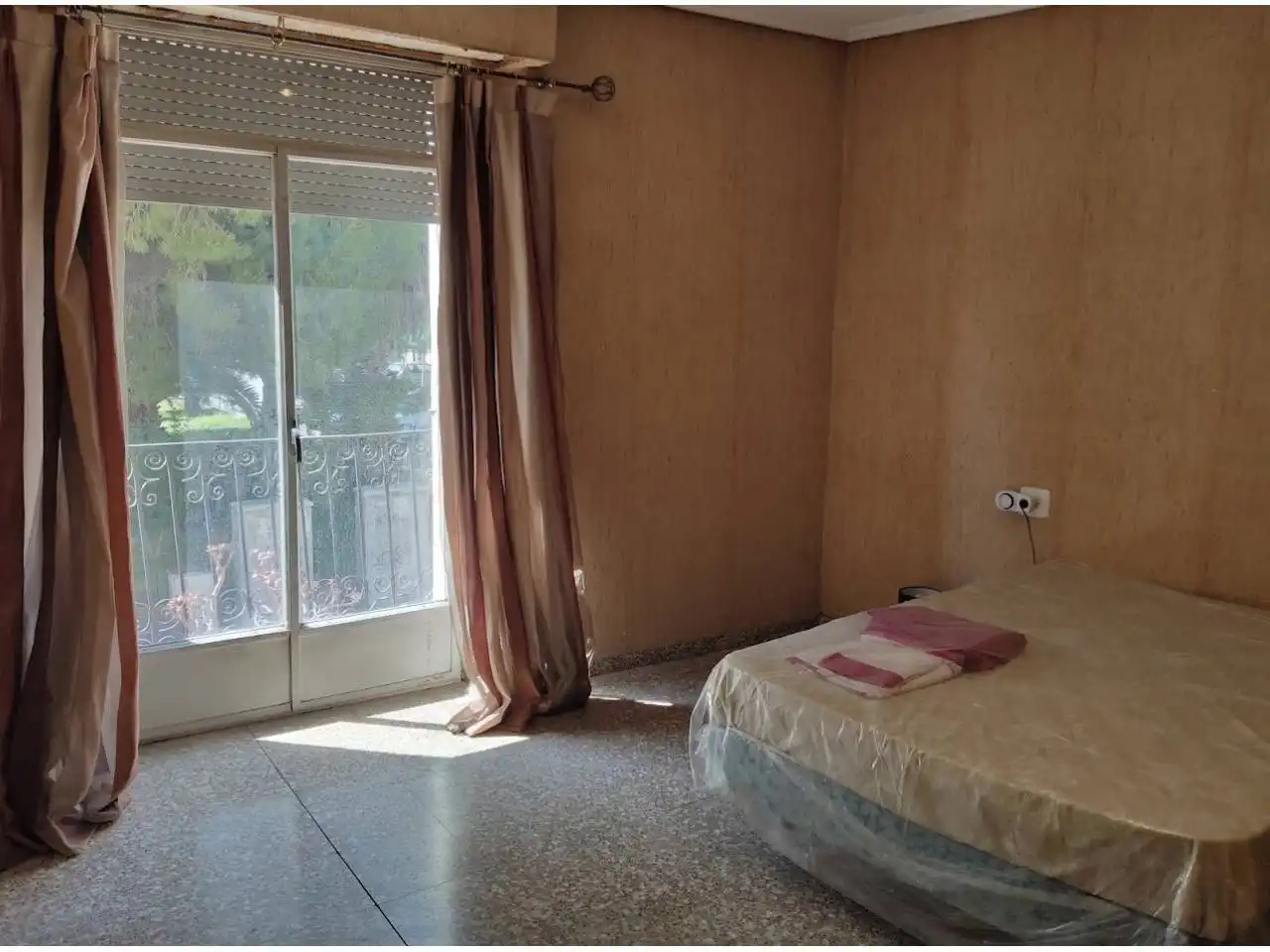 Habitación de Piso en venta en Burjassot con Terraza y Balcón