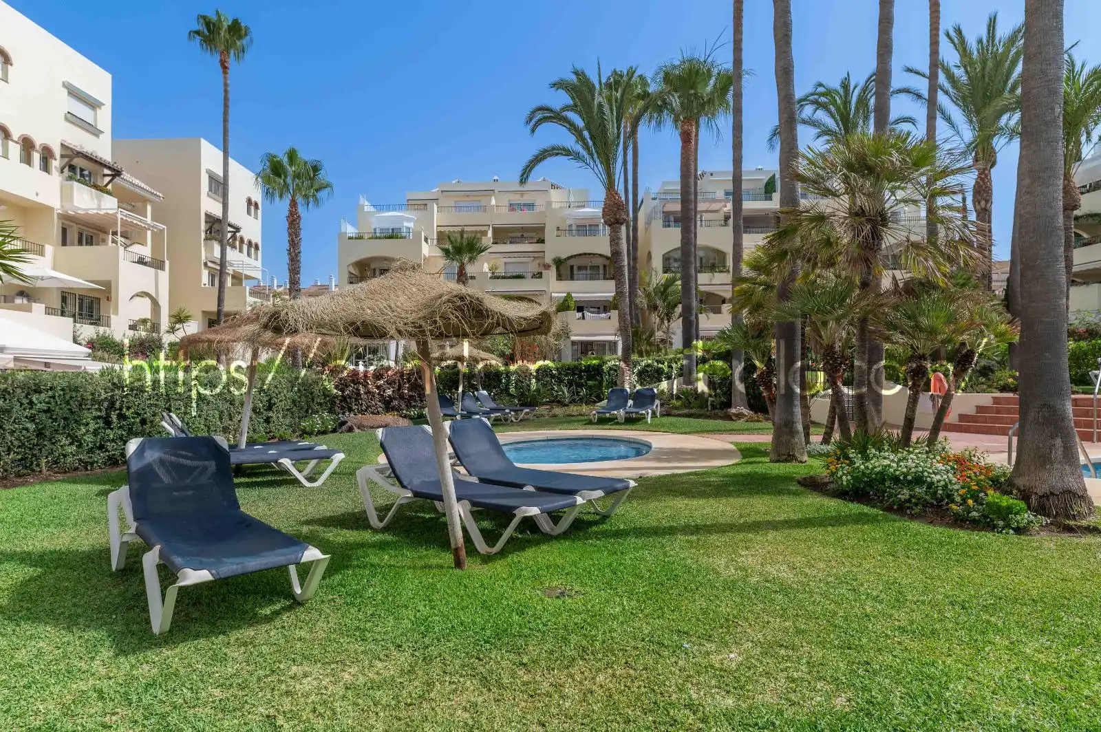 Jardí de Dúplex en venda en Marbella amb Aire condicionat, Terrassa i Traster